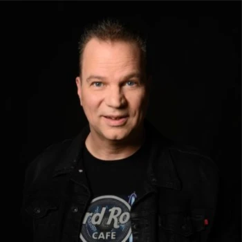 DJ Robert den Brok